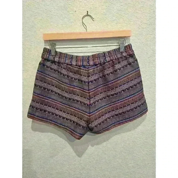 J. Crew Pants - J CREW Aztec Elastic Shorts. Sexy cute shorts. Size 2.